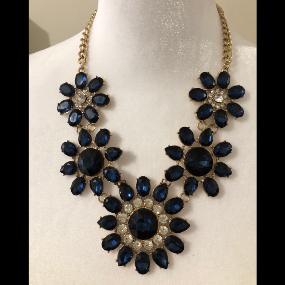 Statement necklace